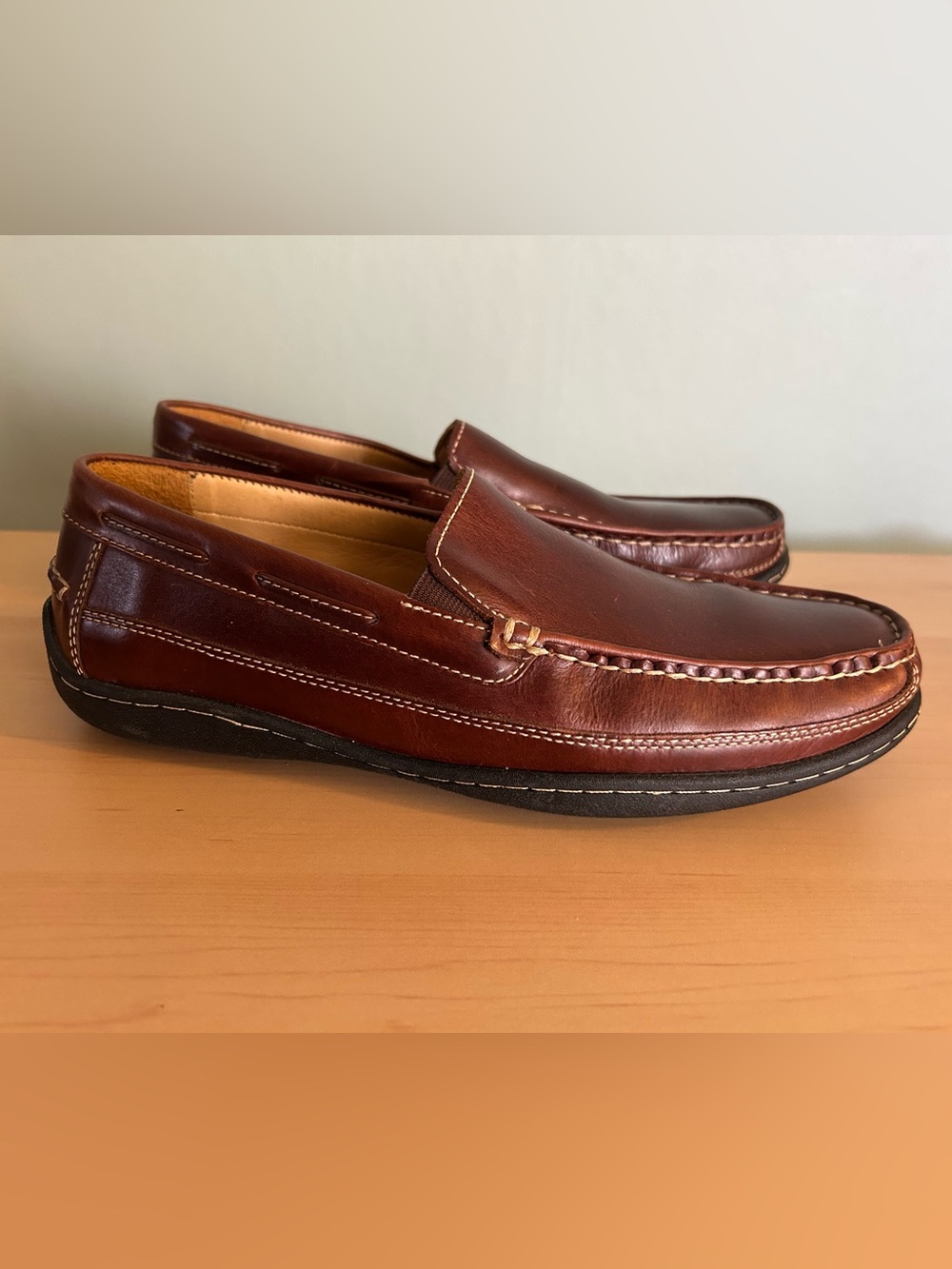 Johnston & Murphy Men's Chestnut Brown Leather Slip-On Loafers